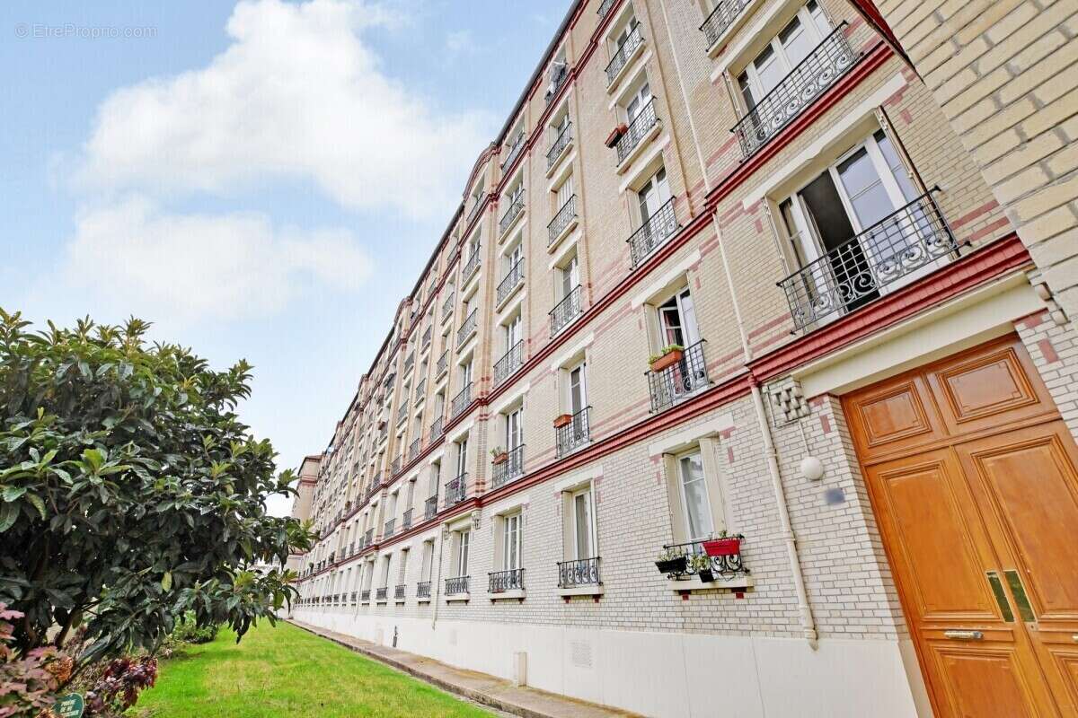 Appartement à COURBEVOIE