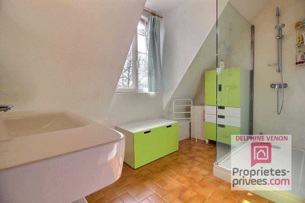 Exclusivité - Maison  familiale de 200 m² à Donnery quartier des grands billons  sur un magnifique terrain  de 5 945 m² - photo 11