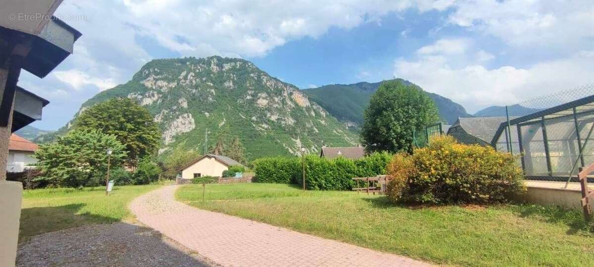 Appartement à EAUX-BONNES