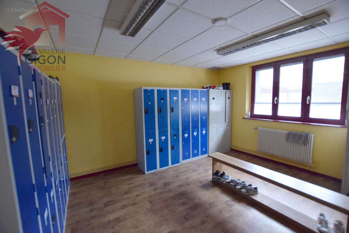 Commerce à AUDINCOURT