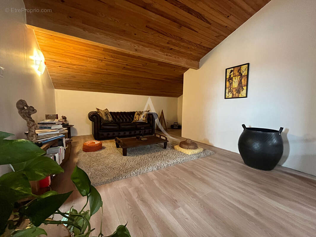 Maison à AYHERRE