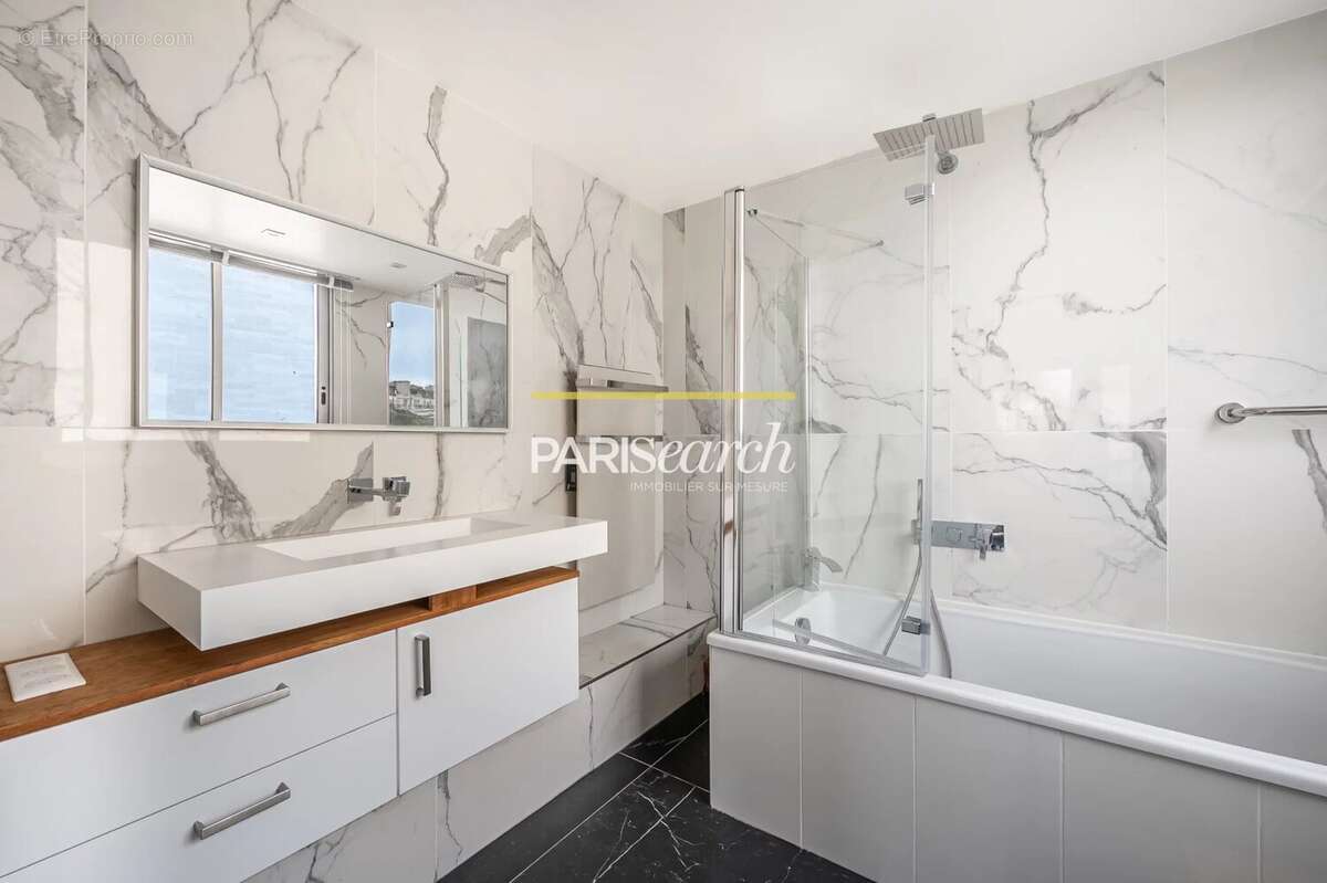 Appartement à NEUILLY-SUR-SEINE