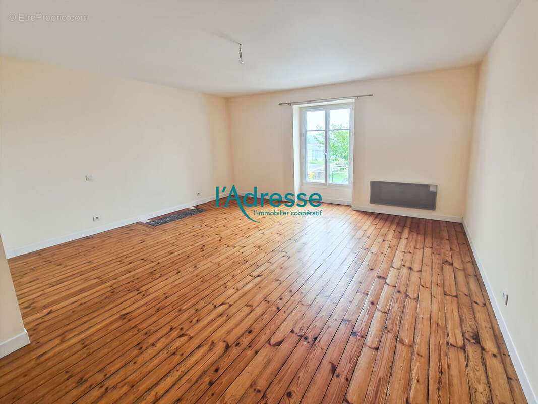 Maison à LA CHAUSSAIRE