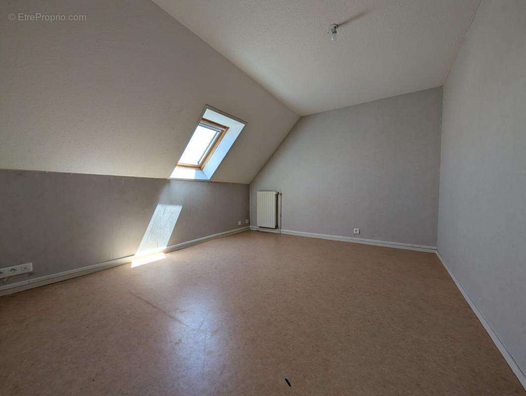 Maison à COMMENTRY