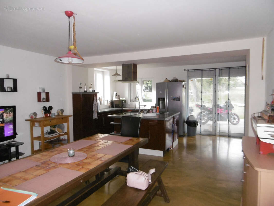 Maison à SAINT-PIERRE-LA-NOAILLE