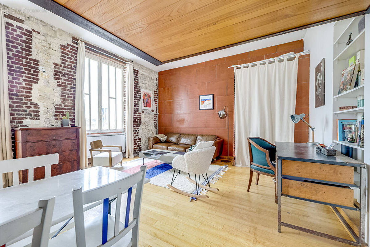 Appartement à PARIS-20E
