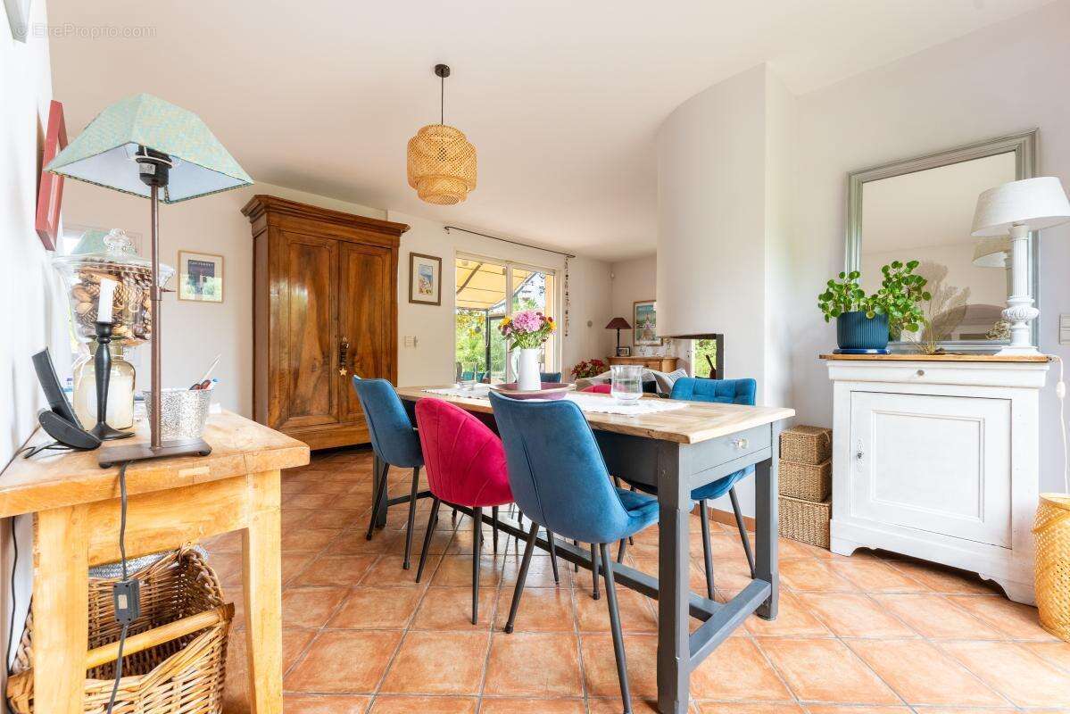 Maison à EGUILLES