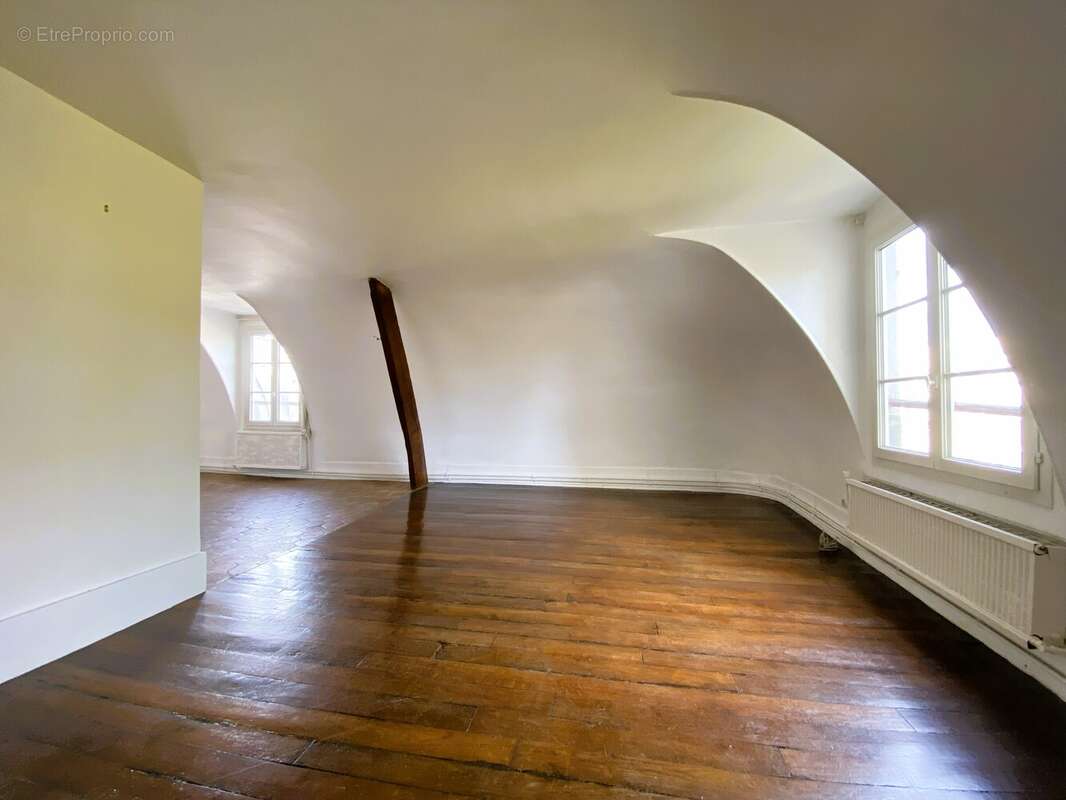 Appartement à PARIS-4E