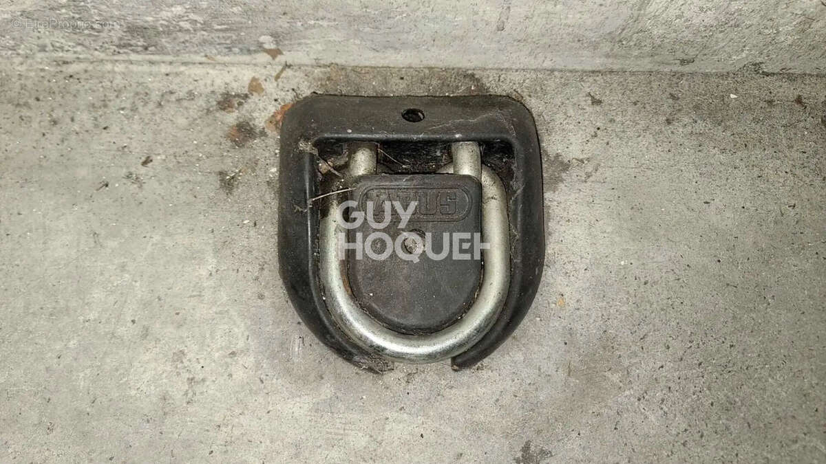 Parking à COURBEVOIE