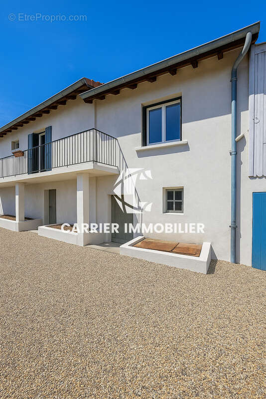 Appartement à GENAY