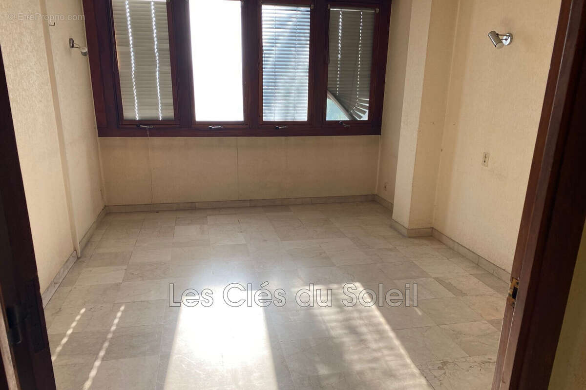 Appartement 44 m² à Hyeres  - photo 4