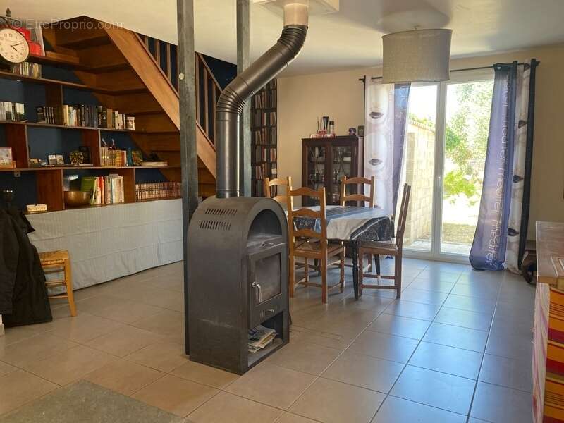 Dpt Pyrénées Orientales (66), à vendre BOULETERNERE Maison 5 pièces sur terrain 380 m², terrasse, garage - photo 2