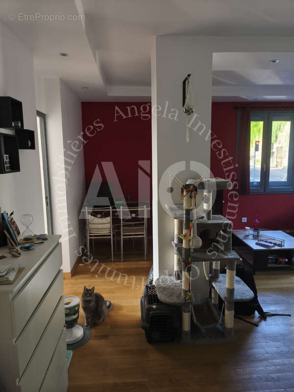 Appartement T3 Montée de Choulans à Lyon 5 avec balcon, cave   68 m2   1er étage. - photo 2