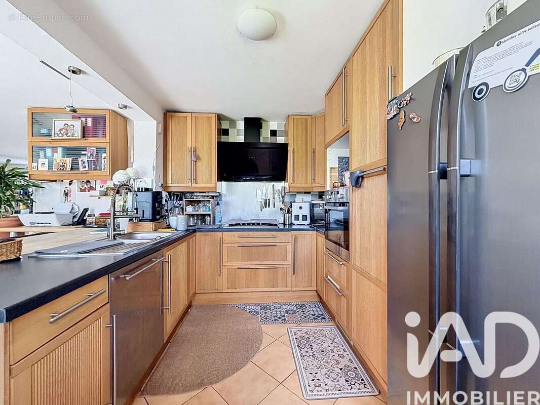 Maison 167 m² à La Ville-Du-Bois  - photo 3