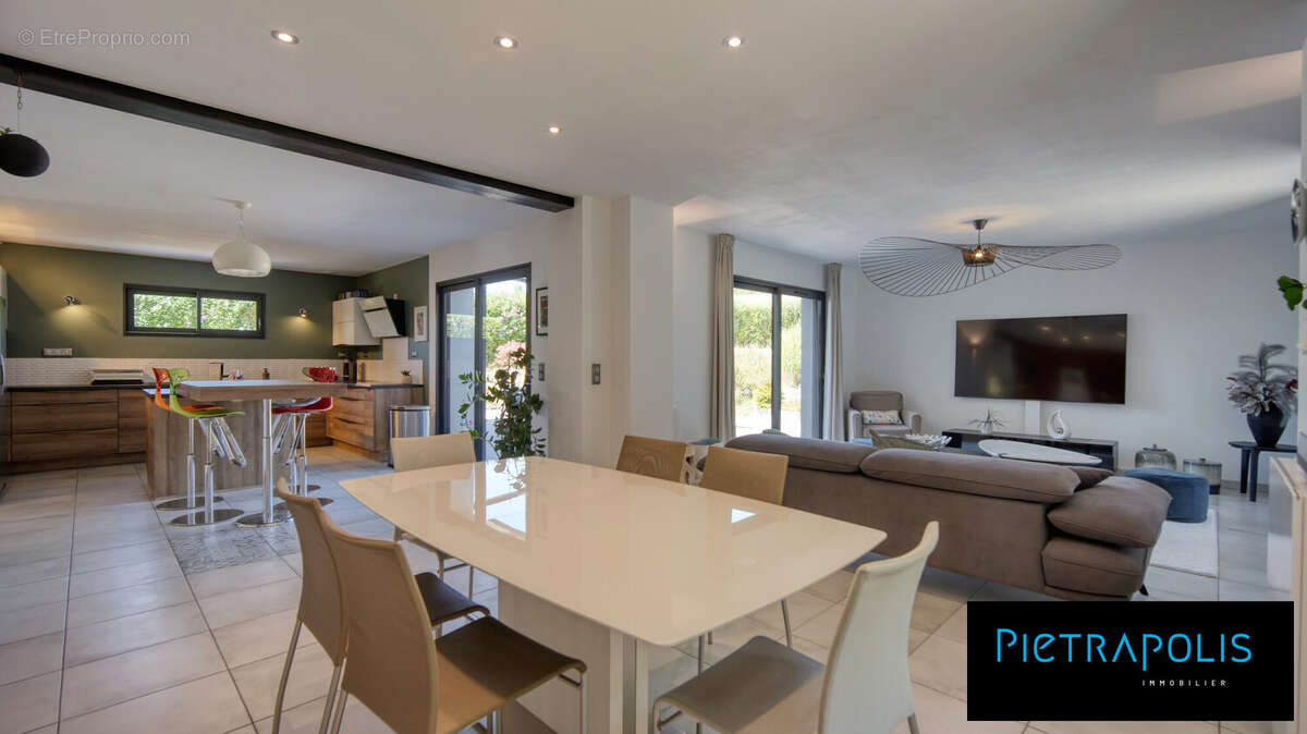 Maison 155 m² à Saint-Just-Chaleyssin  - photo 9