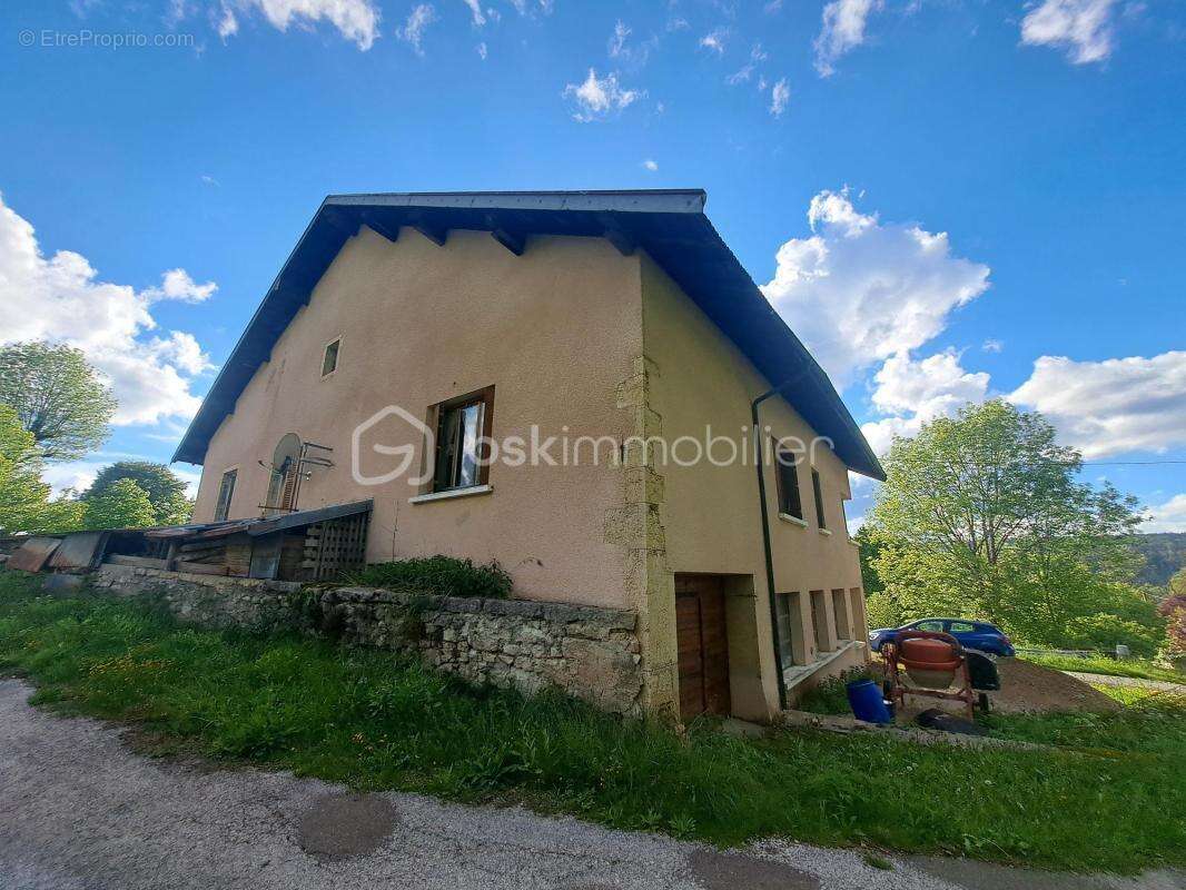 Maison à MOREZ