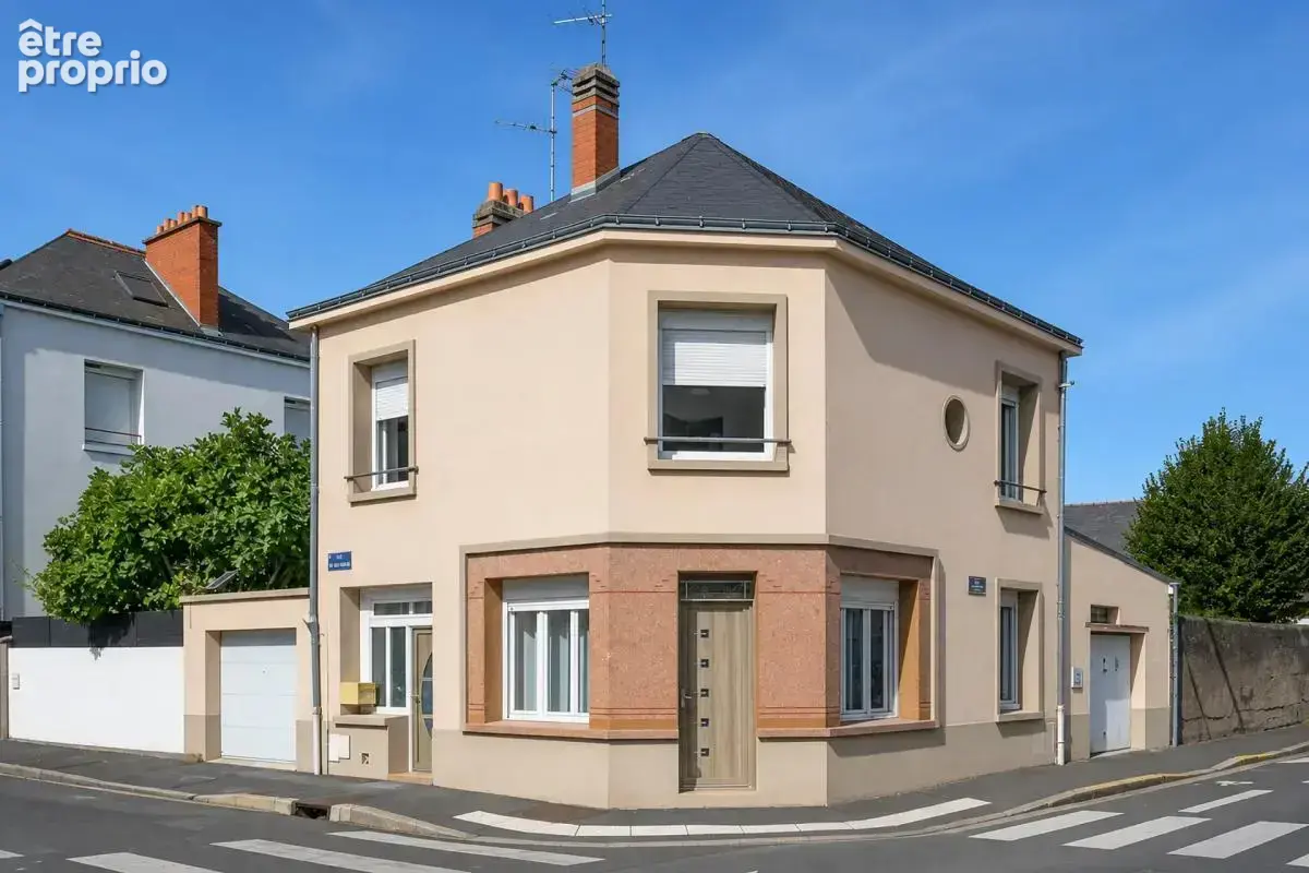 Maison de 6 pièces de 115 m² située à Tours - photo 2