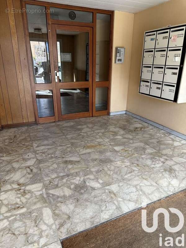 Photo 2 - Appartement à LE CHAMBON-FEUGEROLLES