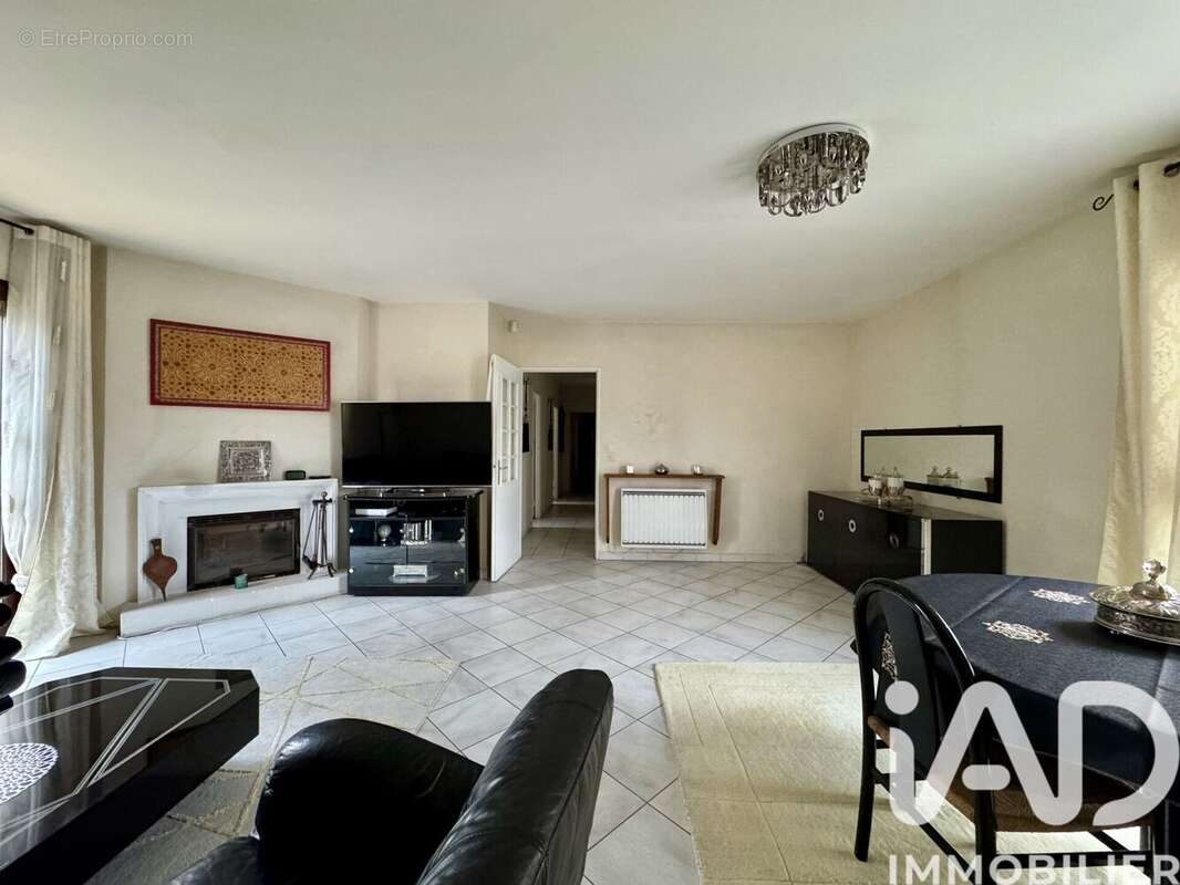 Photo 2 - Appartement à LIVRY-GARGAN