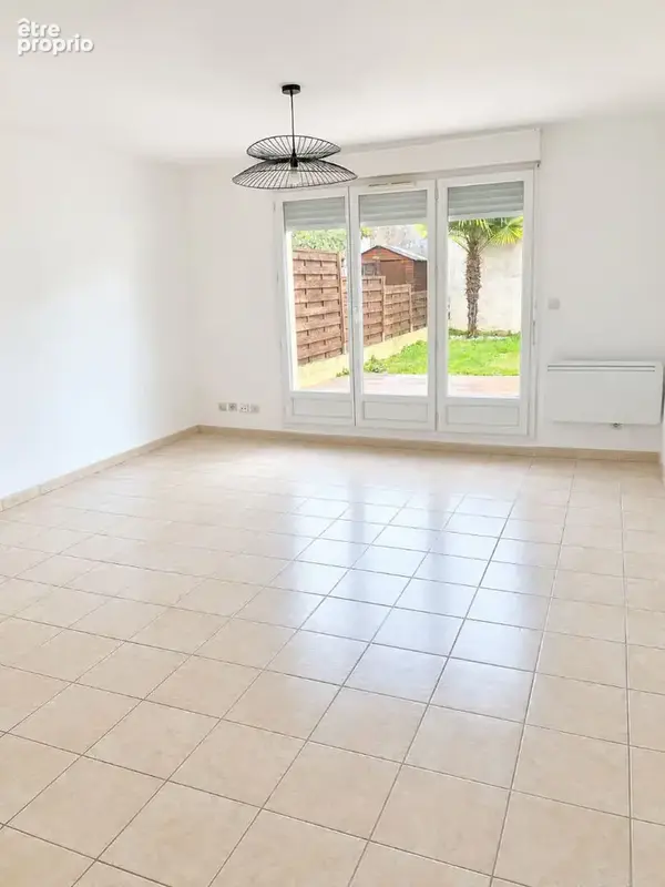 Maison Coignieres 3 pièce(s) 64 m2 - photo 2