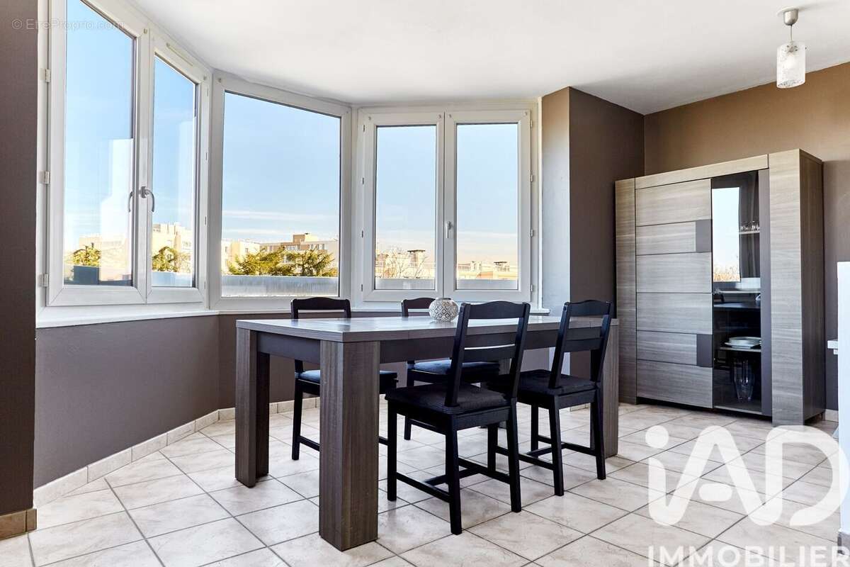 Photo 2 - Appartement à SARTROUVILLE