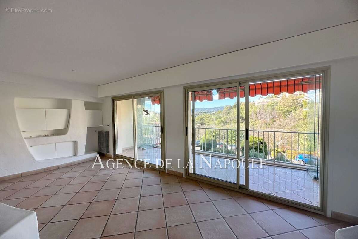 Appartement à MANDELIEU-LA-NAPOULE