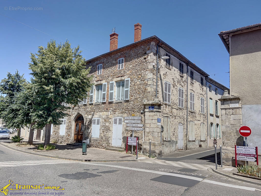 Maison à COURPIERE