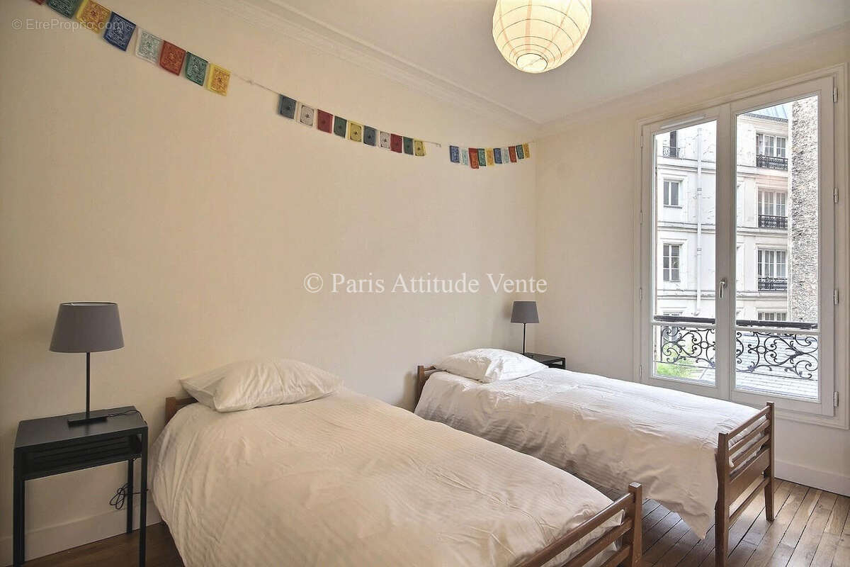 Appartement à PARIS-16E