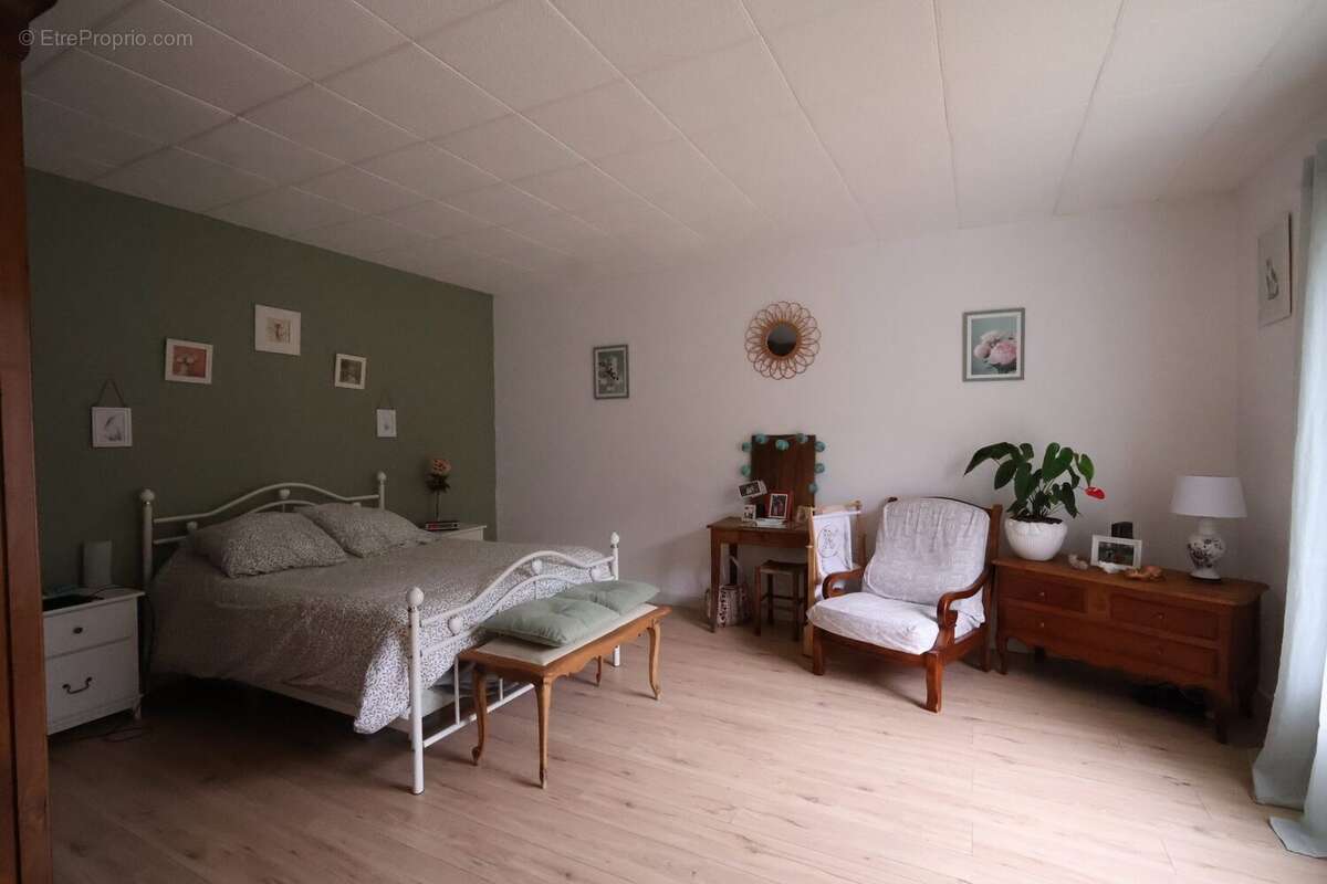 Maison 200 m² à Sens  - photo 3