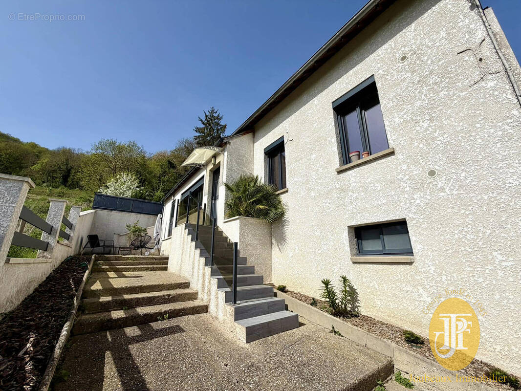 Maison à LA CHAPELLE-REANVILLE