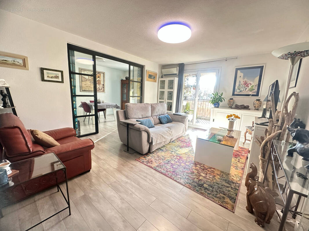 Appartement à SIX-FOURS-LES-PLAGES