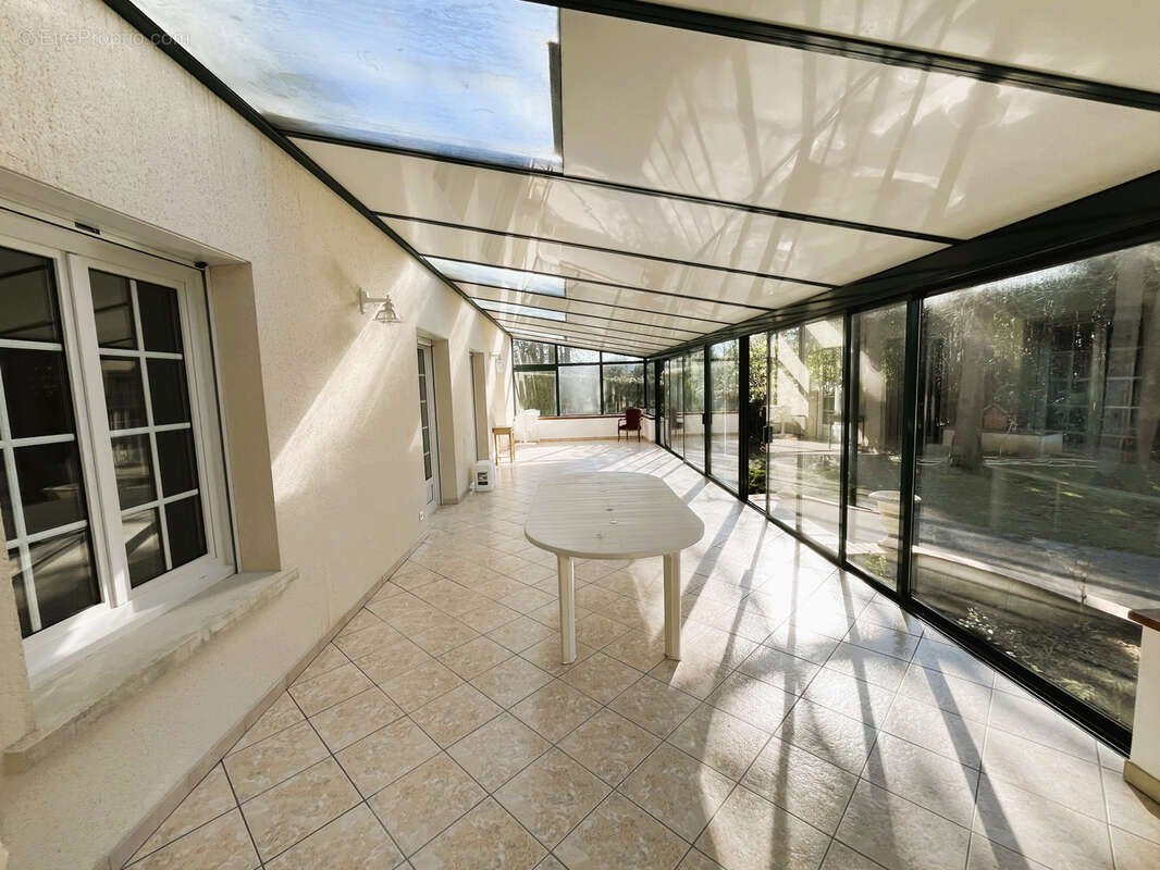 Maison à FLEURINES