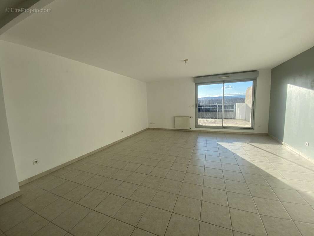 Appartement à JASSANS-RIOTTIER