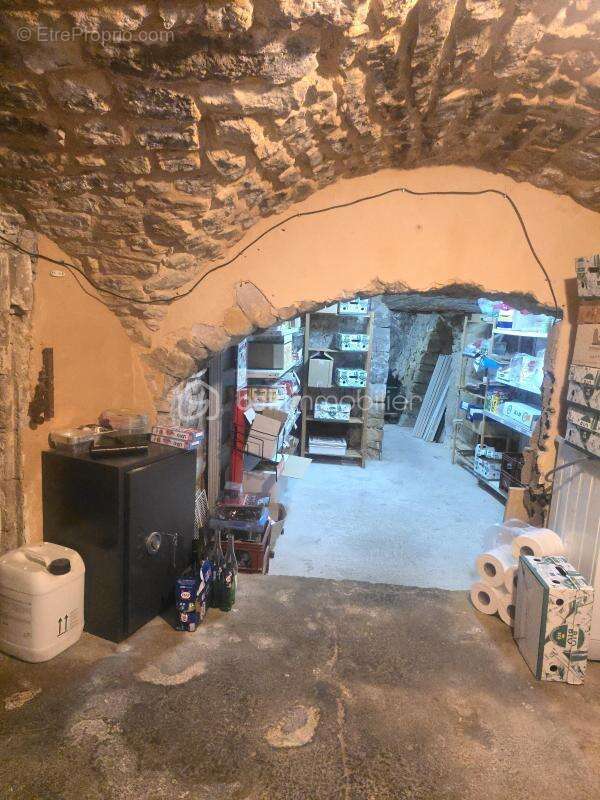 Commerce à ARPAILLARGUES-ET-AUREILLAC