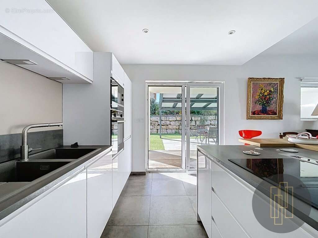 Maison à LACHASSAGNE