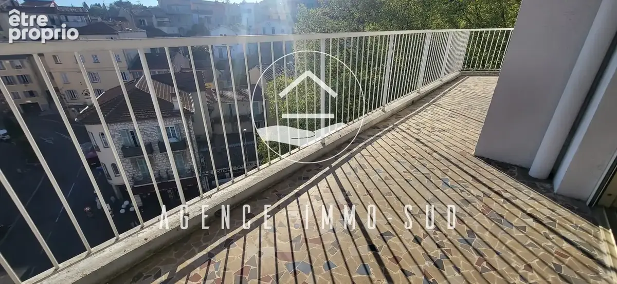 A VENDRE - Appartement 3 pièces   Dernier étage avec ascenseur   Centre-ville de Cagnes-sur-Mer - photo 5