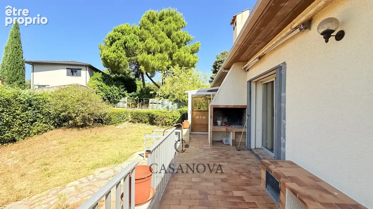 Villa d'architecte avec piscine, six chambres et appartement indépendant sur 1 720 m² de terrain - photo 16