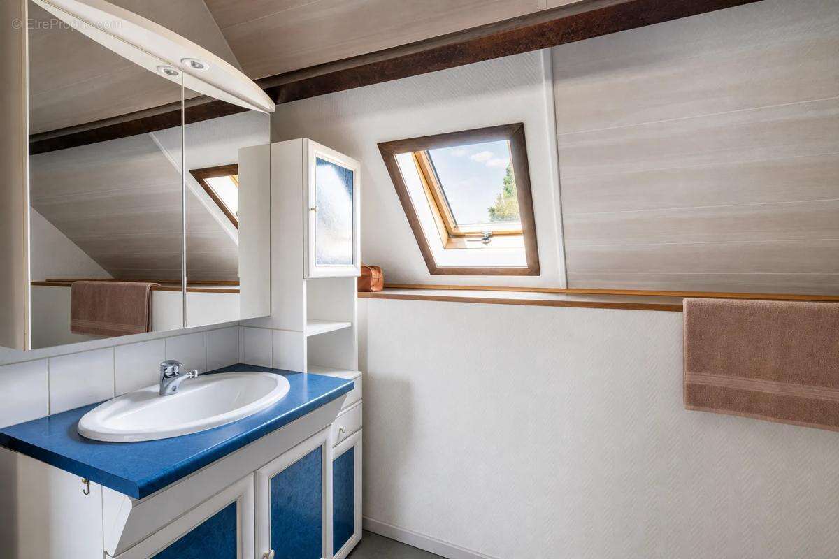 Ancien corps de ferme divisé en 3 logements indépendants ! - photo 13