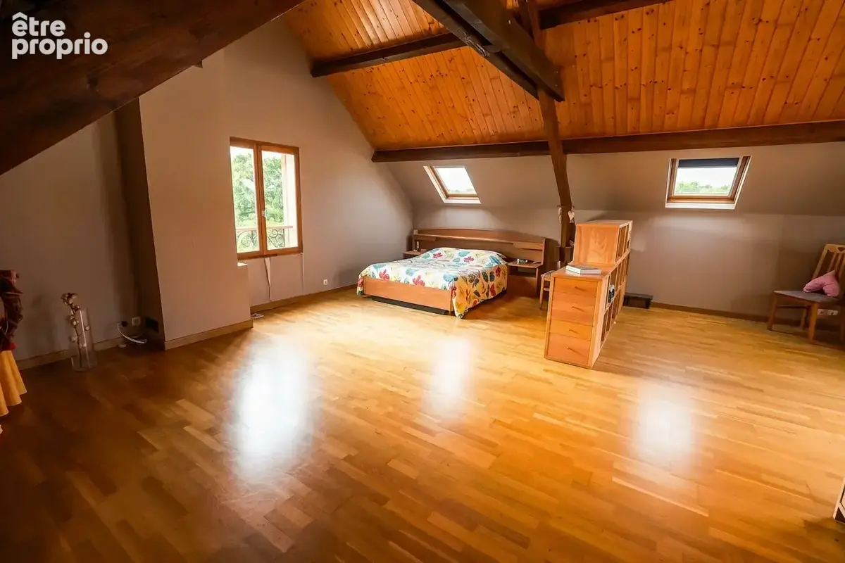 Belle Maison de 144m2 et sa dépendance - photo 6