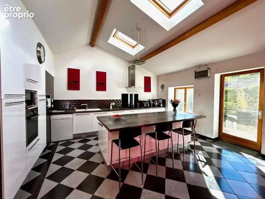 Belle maison en pierre 235m2, 4 chambres, piscine et annexe - photo 6