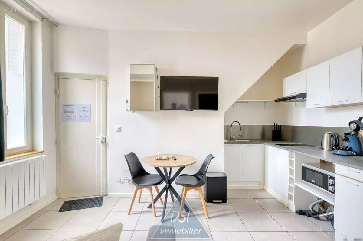 VILLEURBANNE HYPER-CENTRE – Ensemble immobilier en pleine propriété – 8 logements exploités en location meublée – Investissement - photo 7