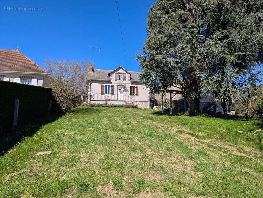 Maison à LA TRIMOUILLE