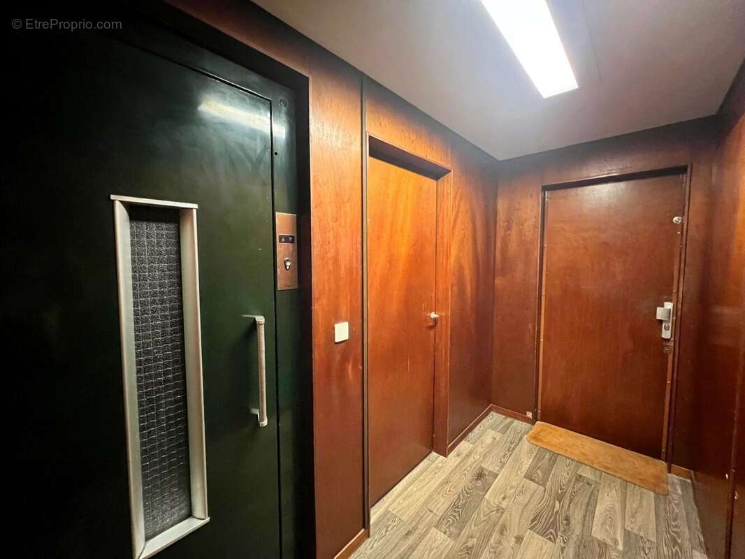 Appartement à PARIS-14E