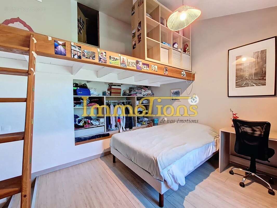 Maison à SAINT-HILAIRE-DU-ROSIER