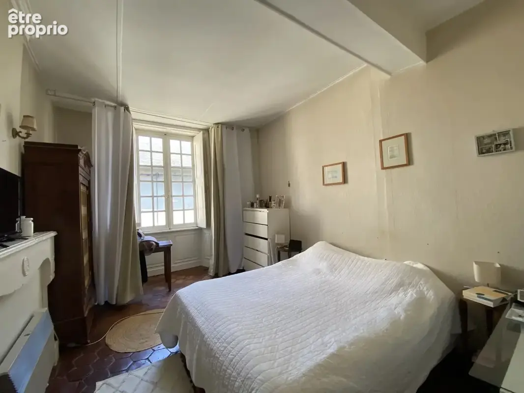 Demeure de caractère au Dorat – Une maison avec un joli jardin et un garage - photo 10