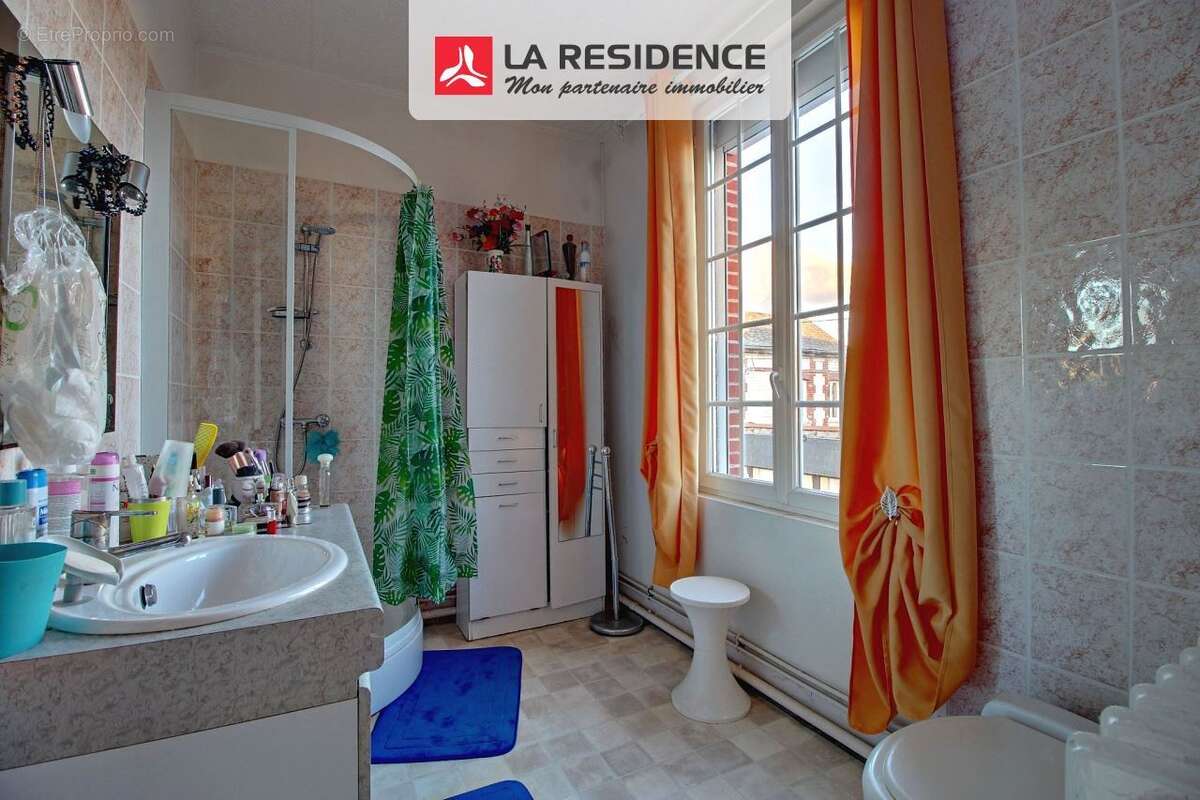 Maison à SAINT-ETIENNE-DU-ROUVRAY