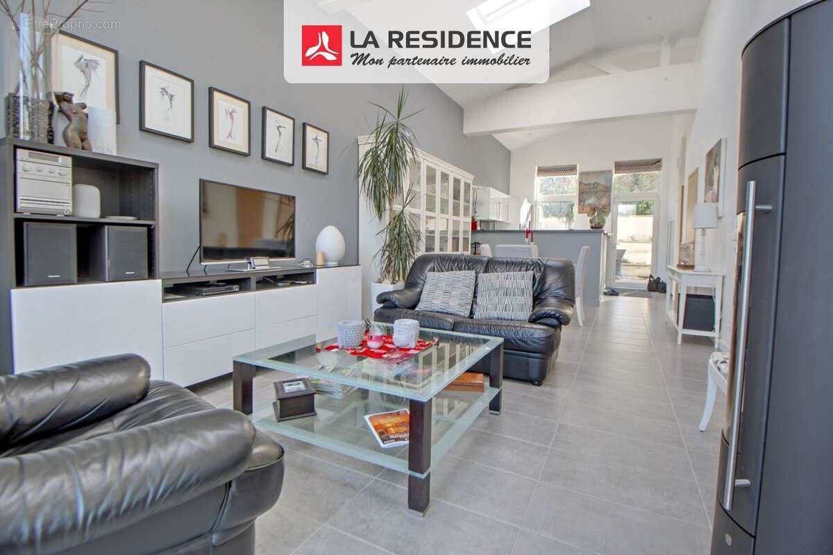 Maison à VERNEUIL-SUR-SEINE