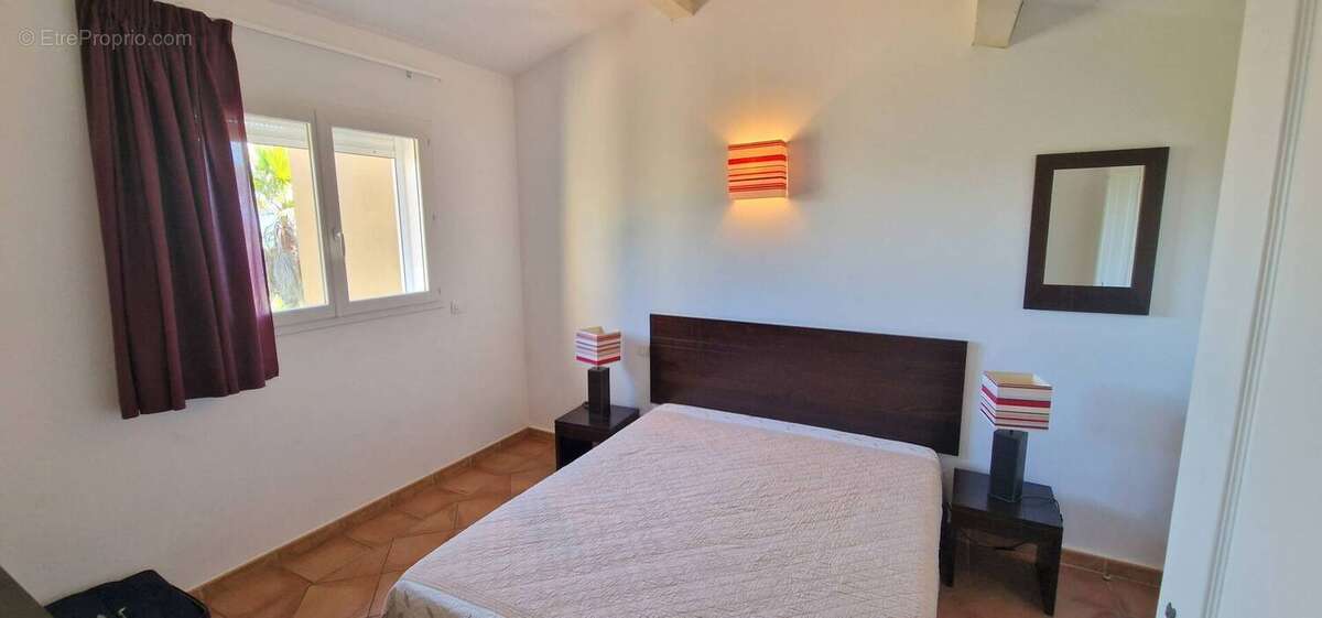 Autre à ROQUEBRUNE-SUR-ARGENS