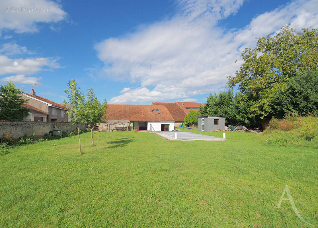 Maison à JUVAINCOURT