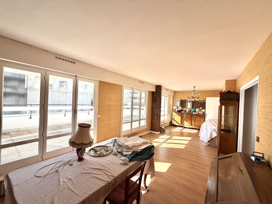 Appartement à PARIS-20E